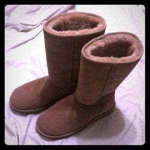 UGGS- Classic Tall